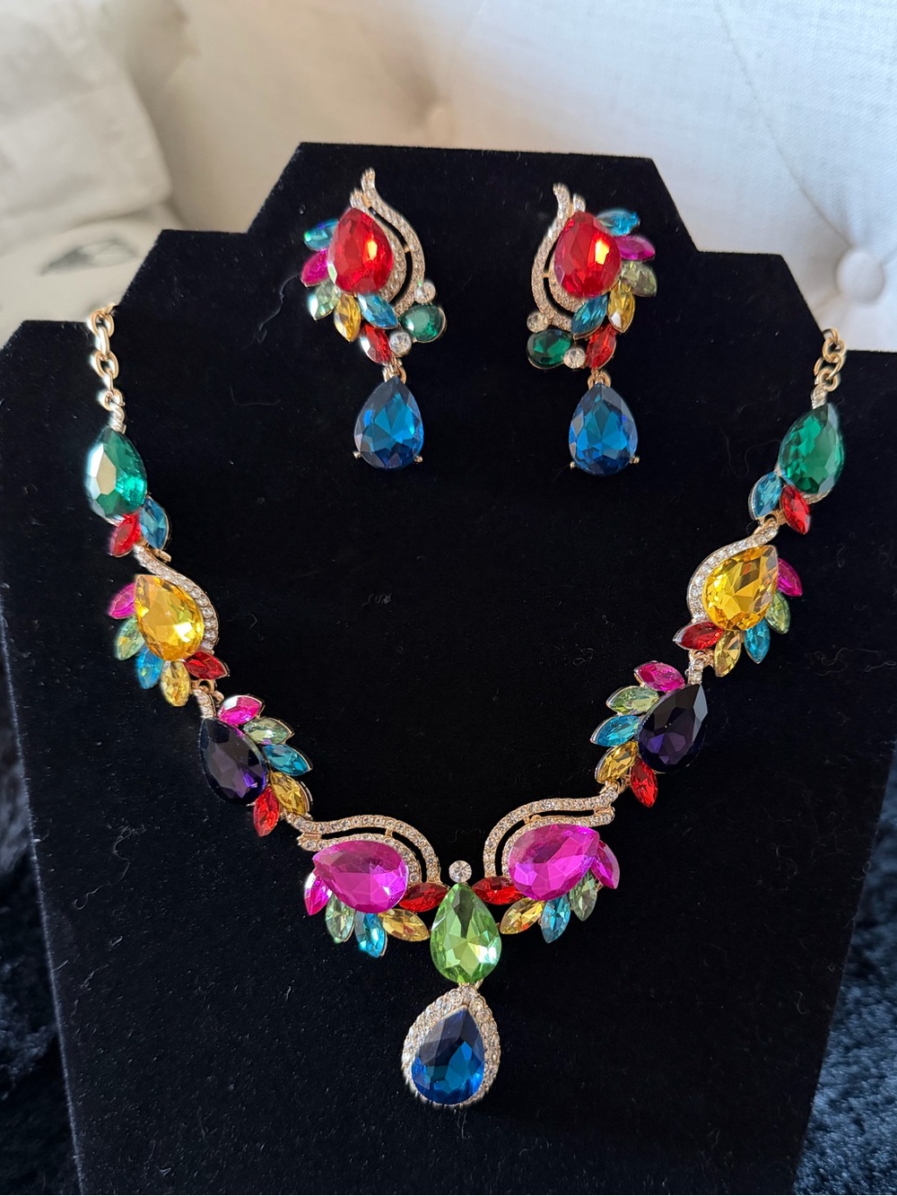 Multicolor Crystal Teardrop Necklace & Earrings Set